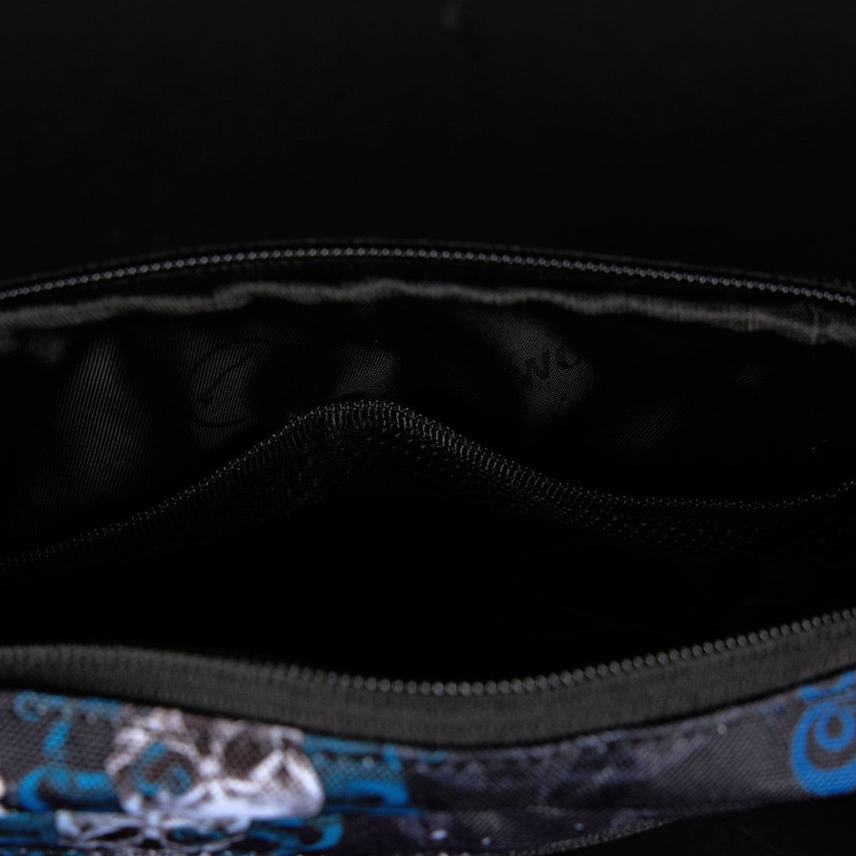 Crossbody Pack Dead Men Tell No Tales - Image 7