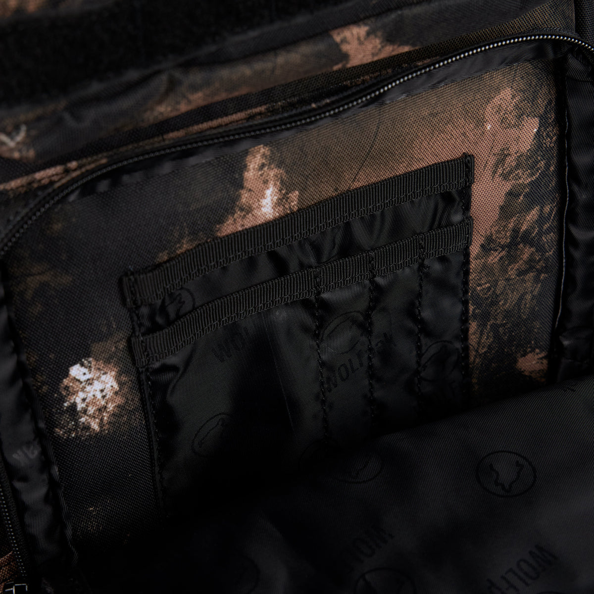 45L Backpack Black Steampunk - Image 23