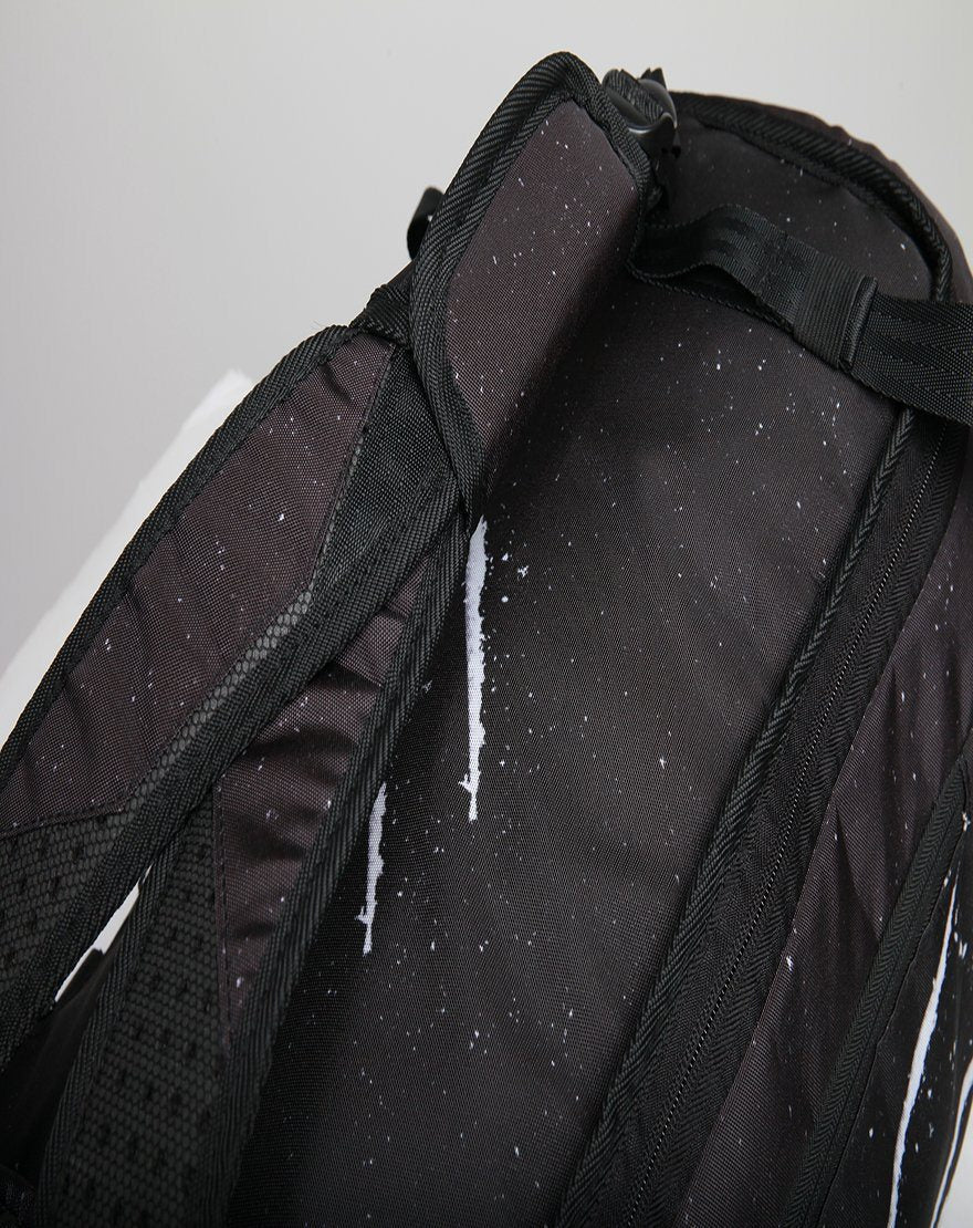 Party Shark Duffpack - Image 7