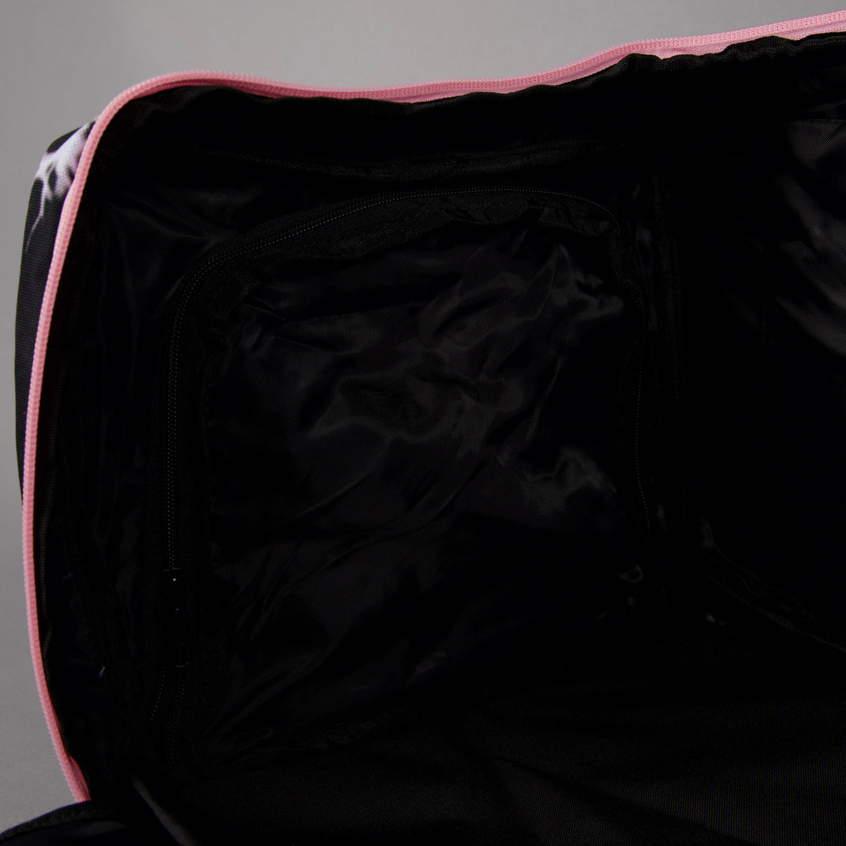 40L Ultimate Duffle Bag Black Lightning Knockout Pink - Image 22