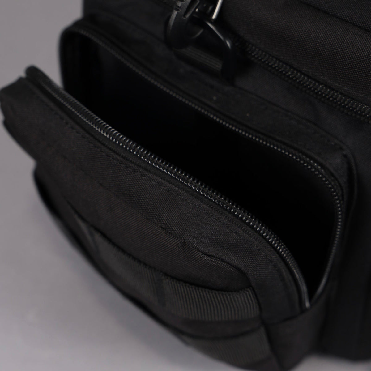 20L Alpha Black Tactical Lunch Box - Image 13