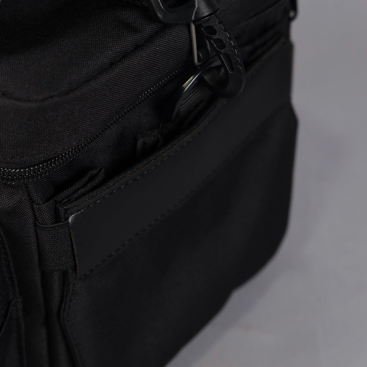 20L Alpha Black Tactical Lunch Box - Image 14