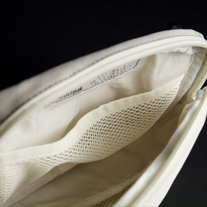 1.5L Crossbody Pack Vanilla - Image 7