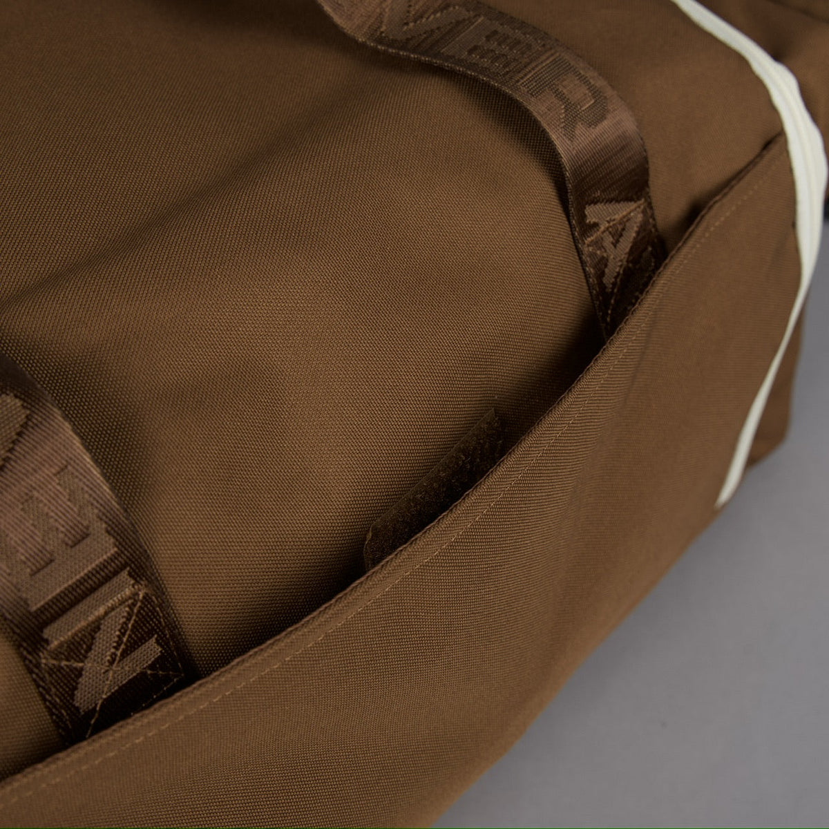 40L Ultimate Duffle Bag Cocoa - Image 17