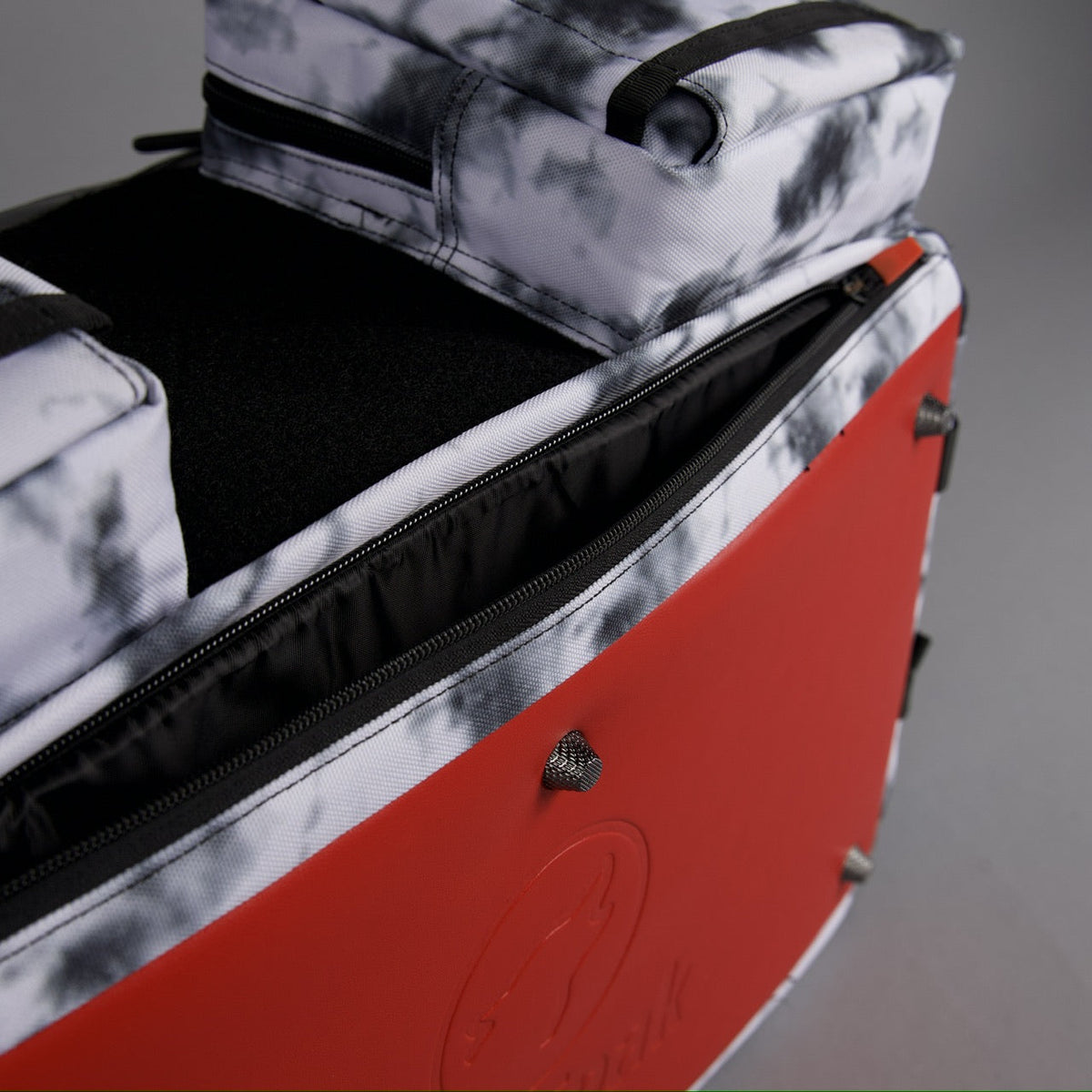 40L Ultimate Duffle Bag Timber Wolf Savage Red - Image 15