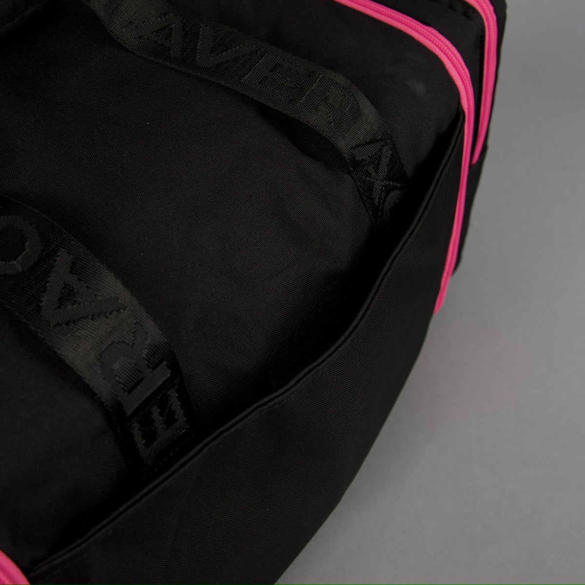 30L Perfect Duffle Bag Neon Pink - Image 14
