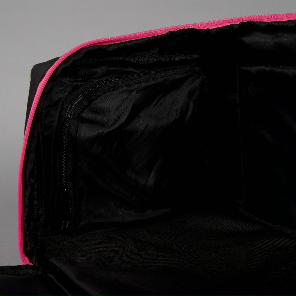30L Perfect Duffle Bag Neon Pink - Image 23