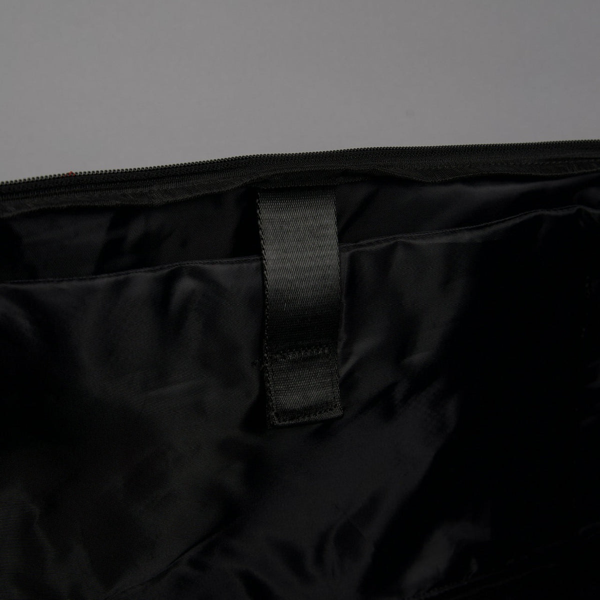 40L Ultimate Duffle Bag Elite Red - Image 25