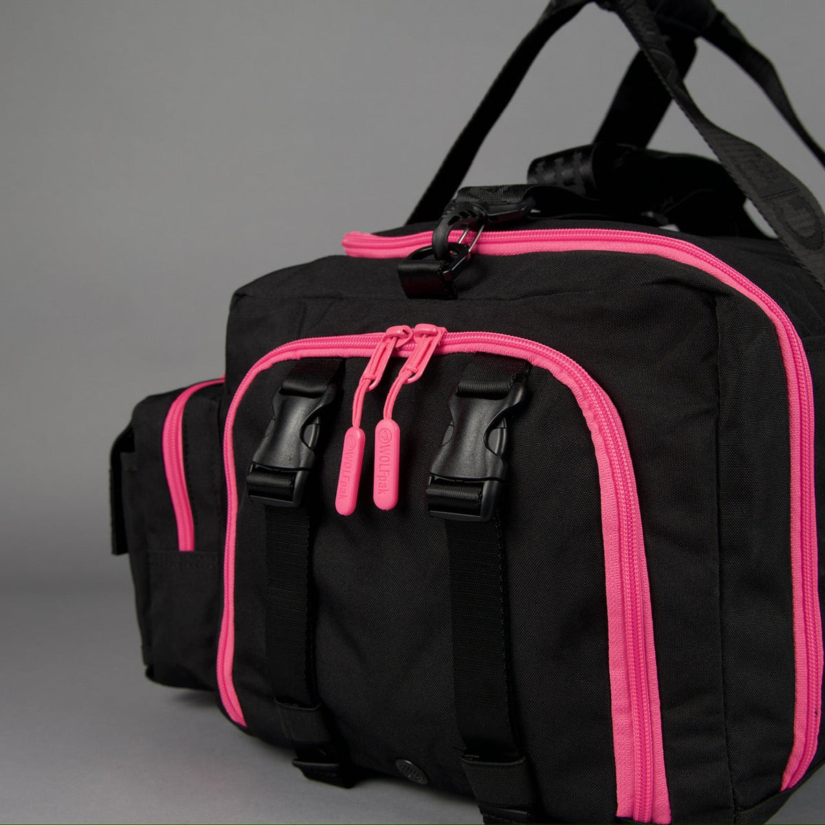 40L Ultimate Duffle Bag Black Neon Pink - Image 17