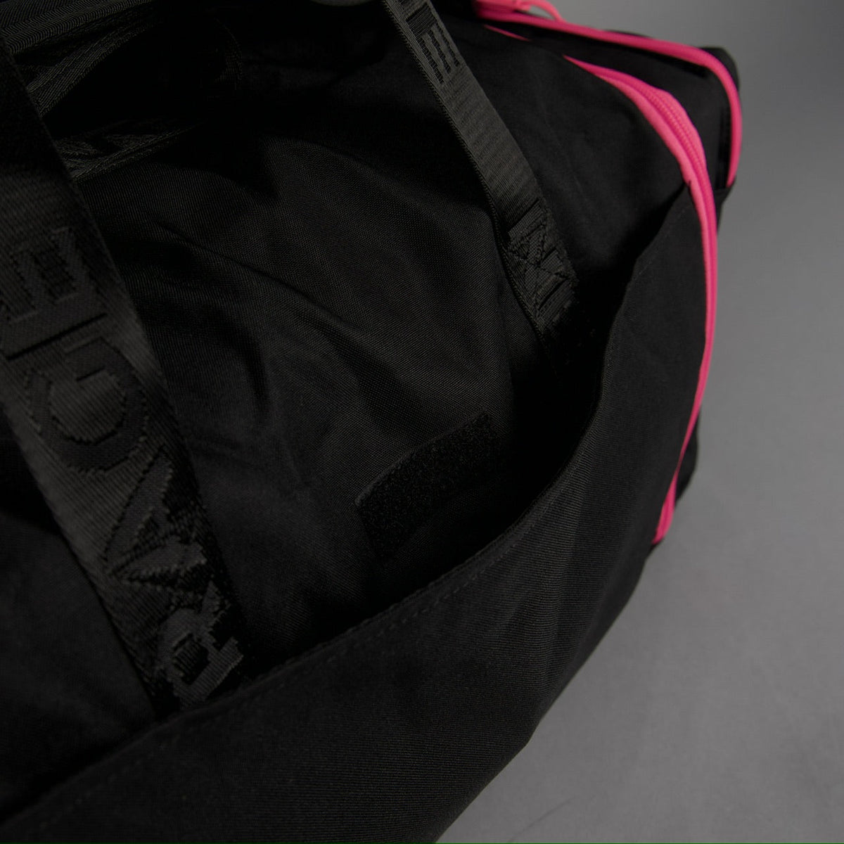 40L Ultimate Duffle Bag Black Neon Pink - Image 18
