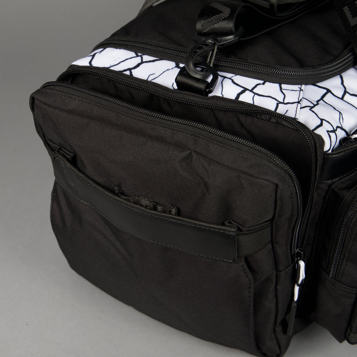 30L Perfect Duffle Bag Part 1: The Rise - Image 13