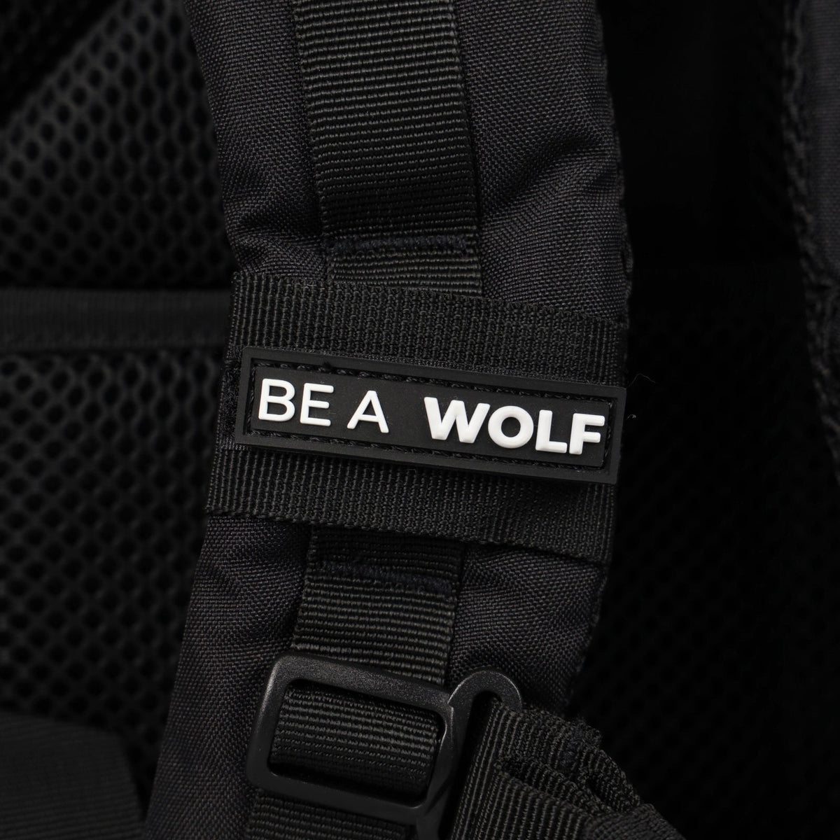 35L Backpack Alpha Black - Image 17