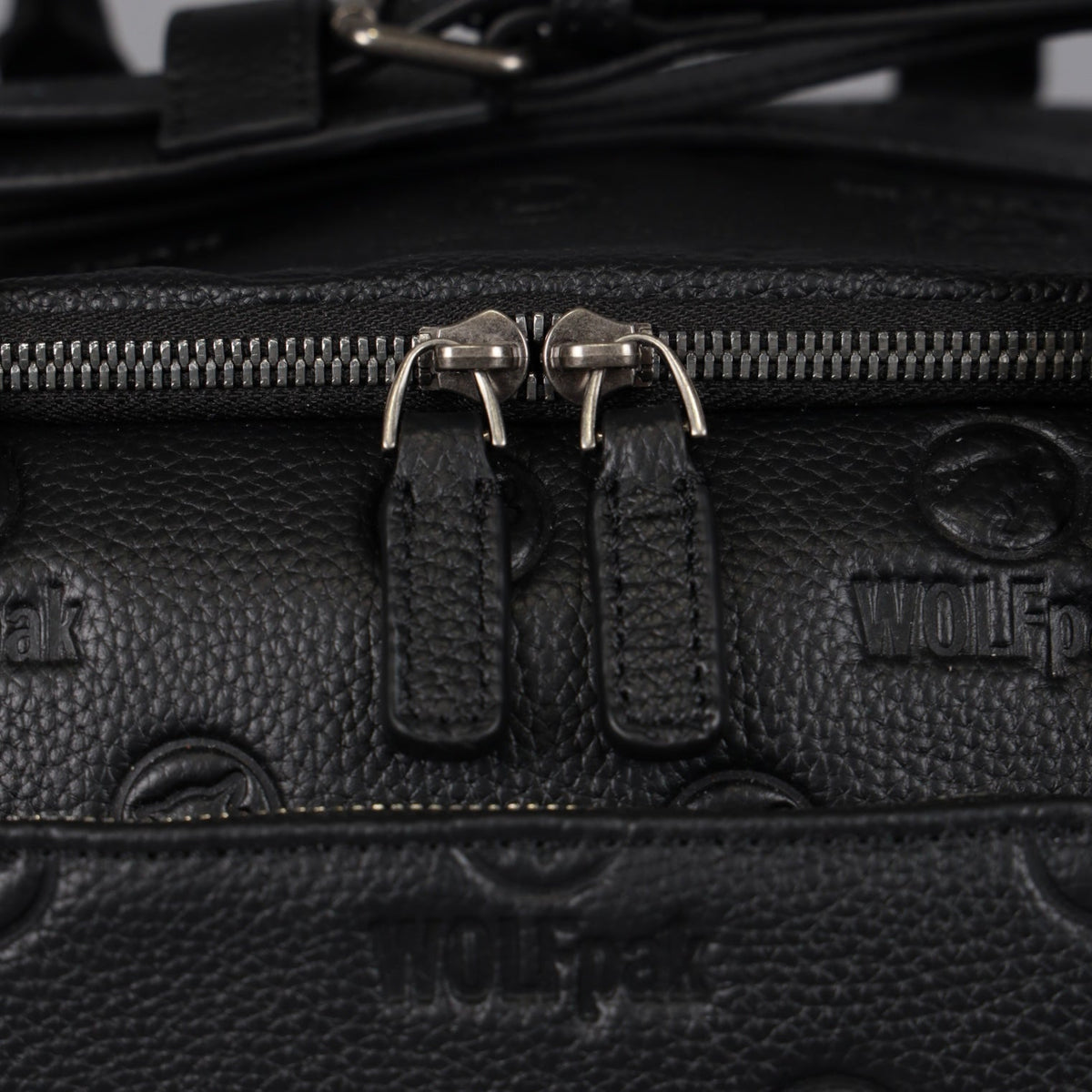 30L Perfect Duffle Bag Luxury Leather - Image 17