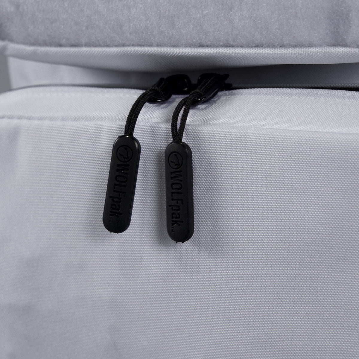 15L Backpack Polar White - Image 9