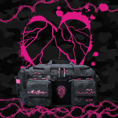 30L Perfect Duffle Bag Black Hearts