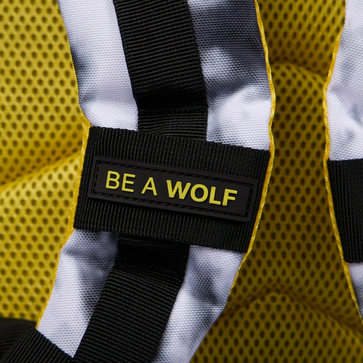 25L Backpack Timber Wolf Yellow Jacket - Image 18