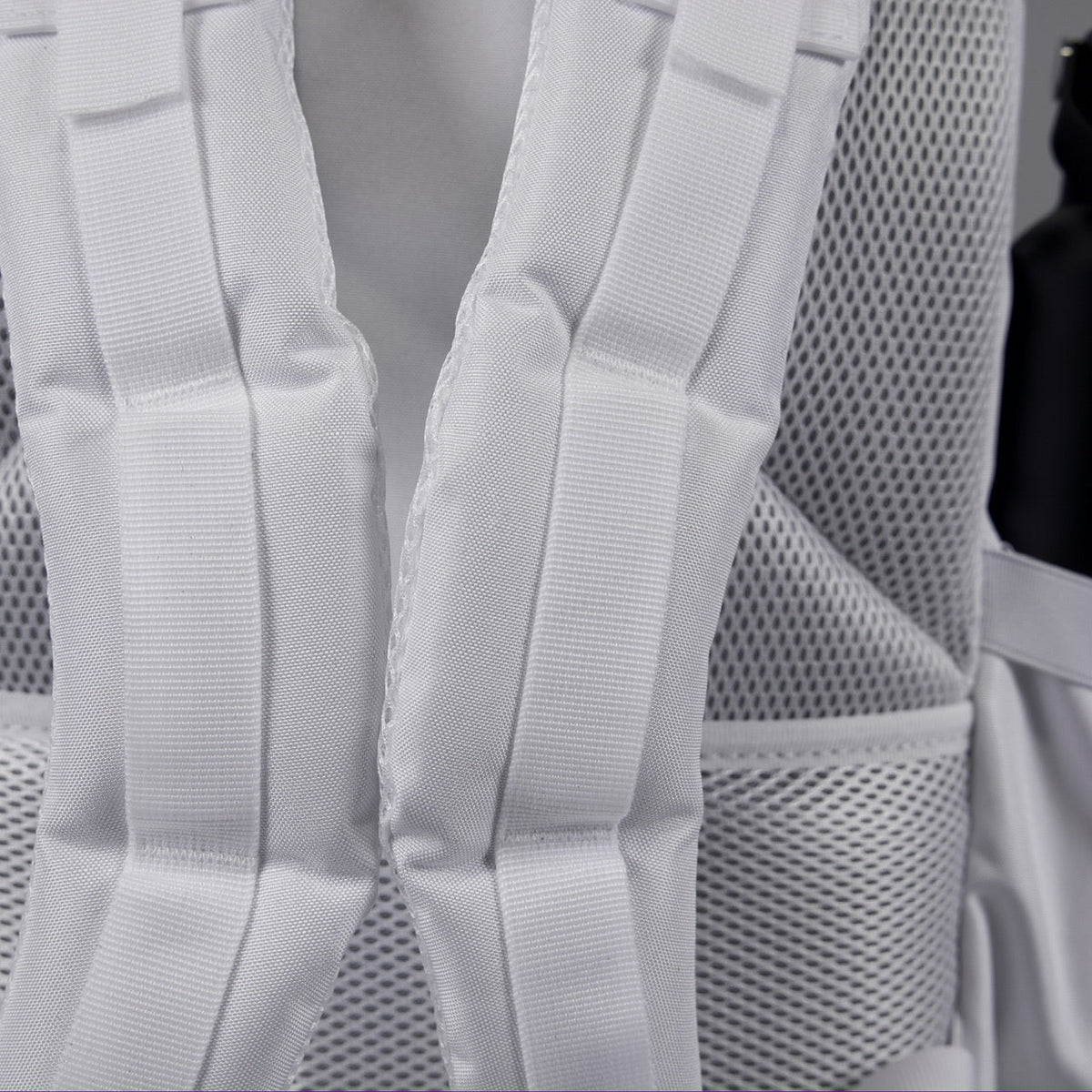 15L Backpack Polar White - Image 12