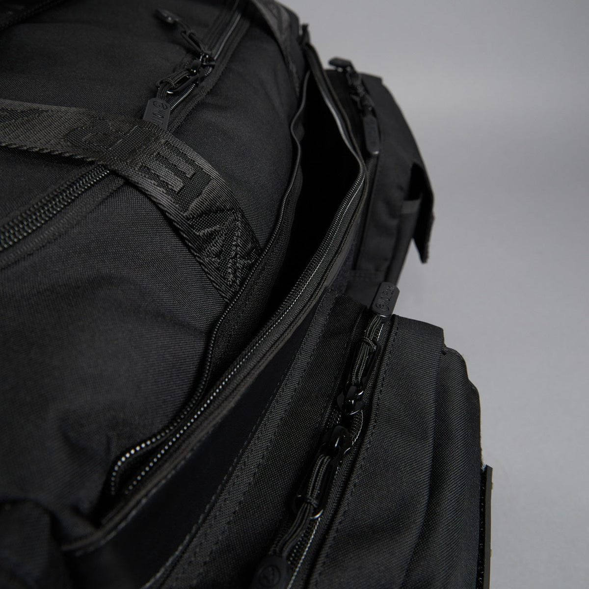 40L Alpha Black Meal Management Duffle Bag - Image 36
