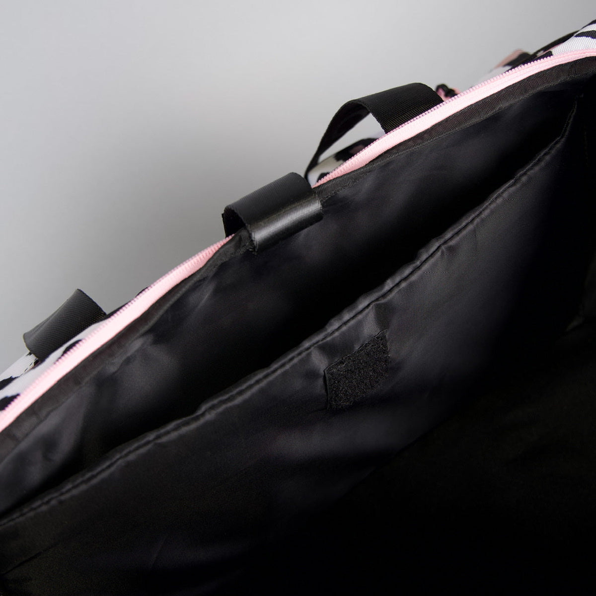 40L Ultimate Duffle Bag Leopard Pink Zip - Image 23