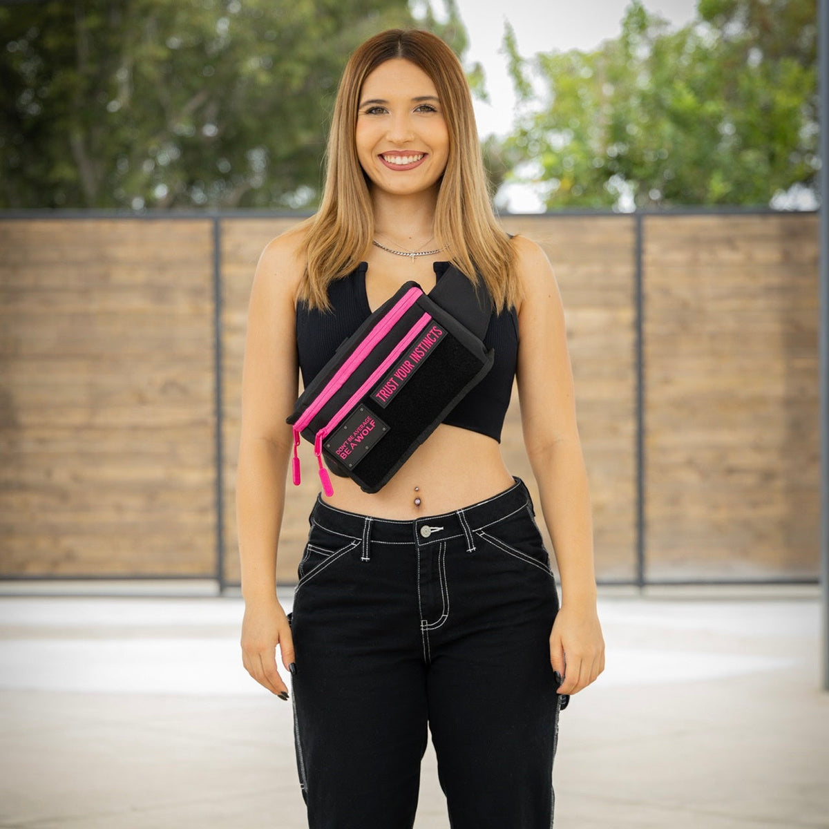 Fanny Pack Black Neon Pink - Image 2
