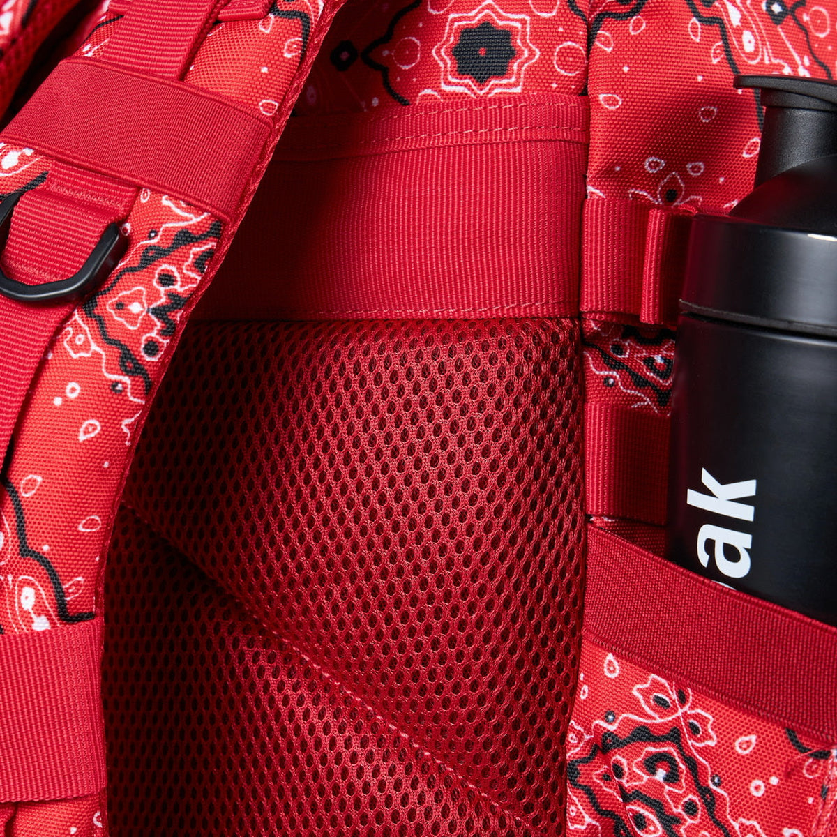 25L Backpack Red Bandana - Image 17