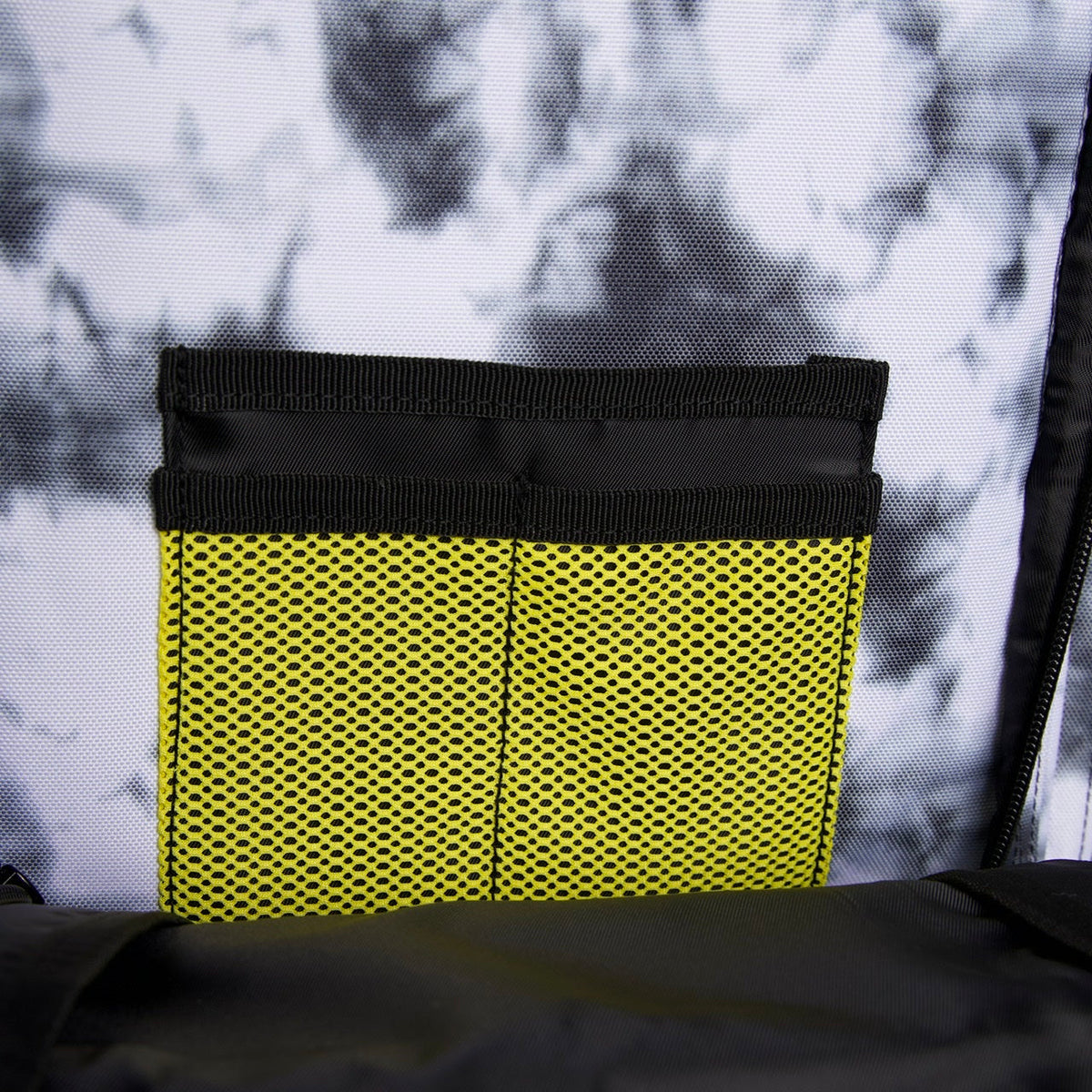25L Backpack Timber Wolf Yellow Jacket - Image 24