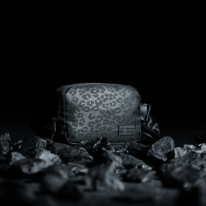 Crossbody Pack Black Leopard - Image 3