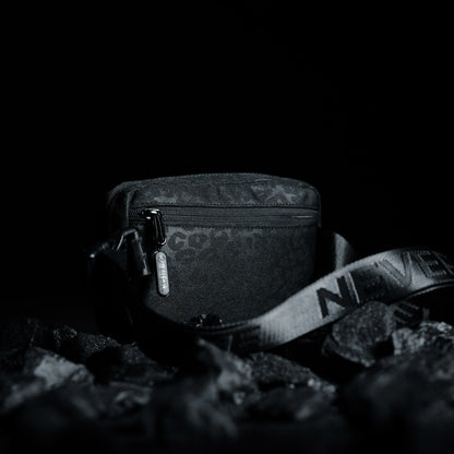Crossbody Pack Black Leopard - Image 4