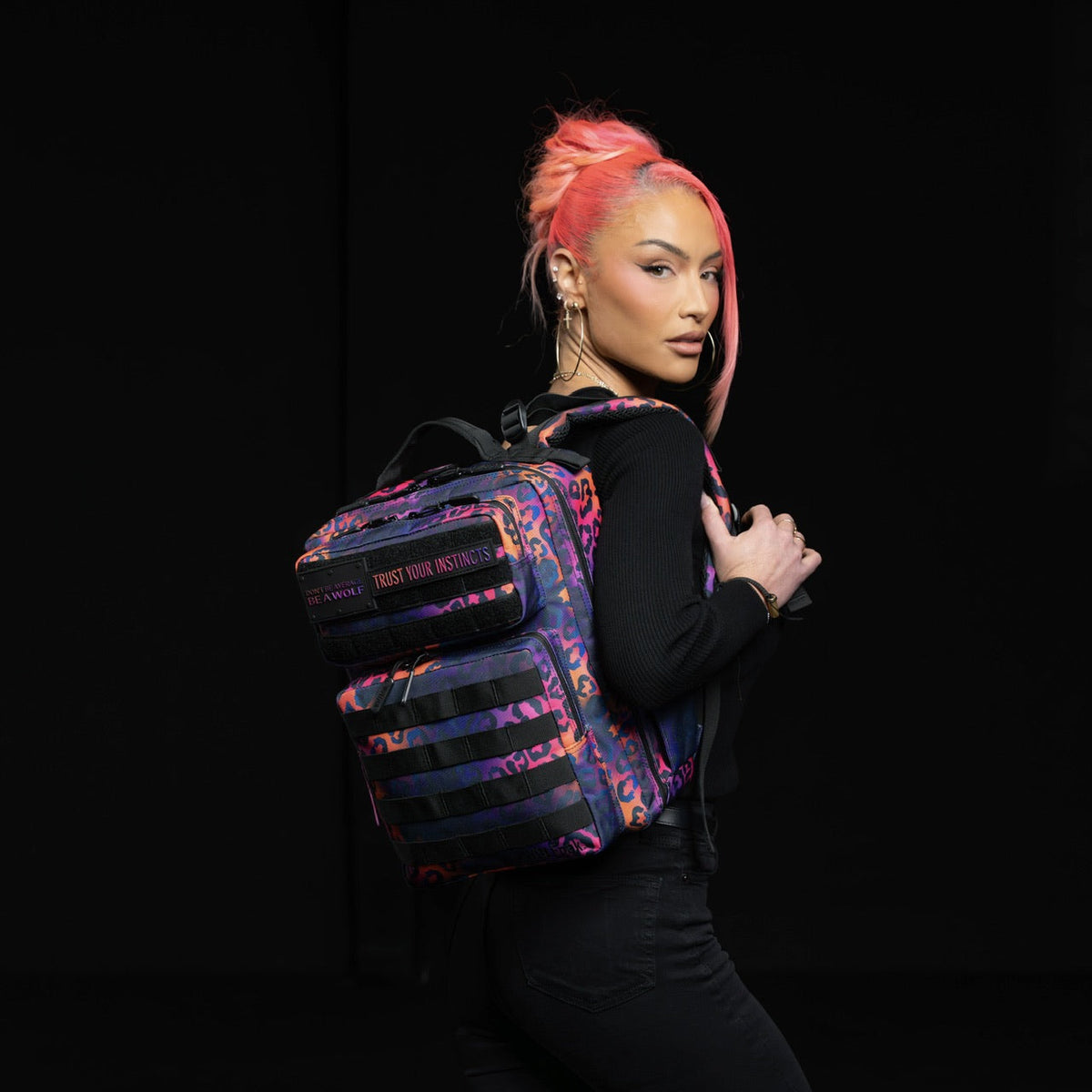 15L Backpack Neon Leopard - Image 6