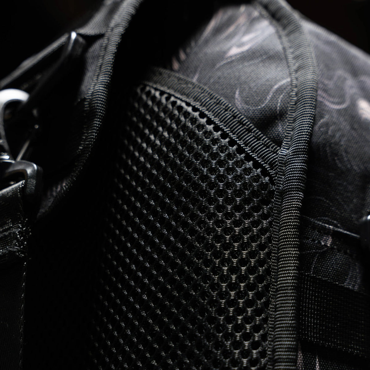 9L Tactical Sling Bag Face Your Demons - Image 5