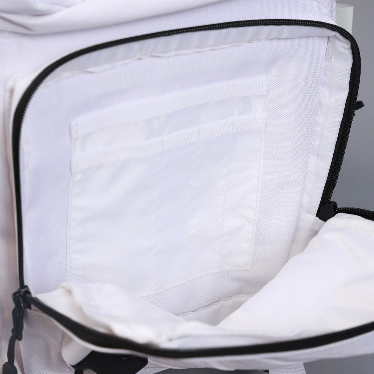 35L Backpack Polar White - Image 20