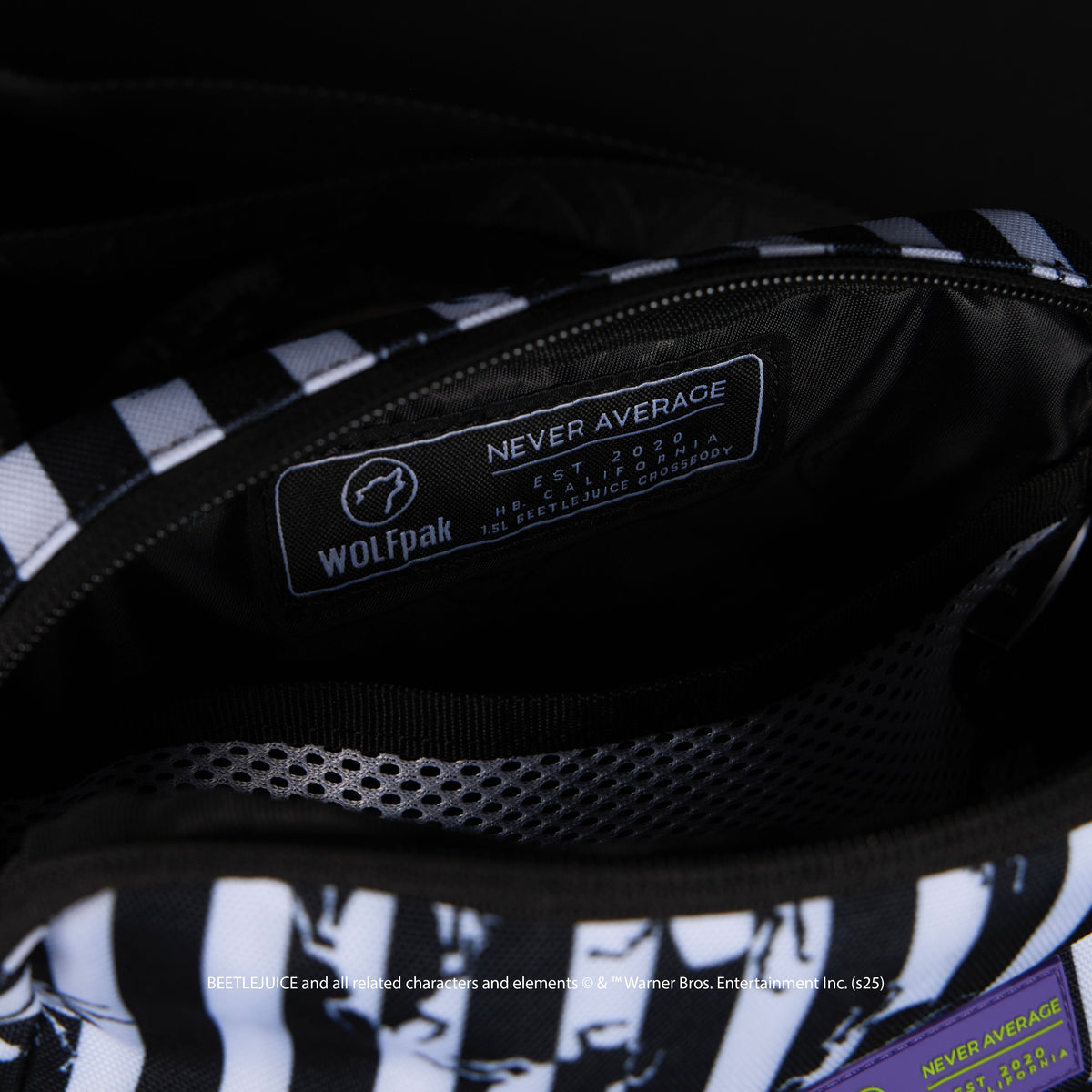 1.5L Crossbody Pack Beetlejuice - Image 7