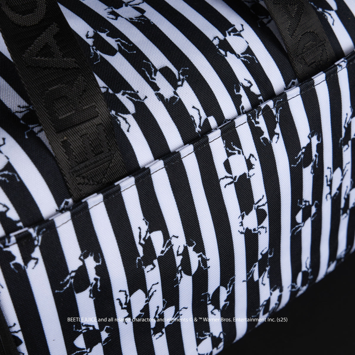 30L Perfect Duffle Bag Beetlejuice - Image 15