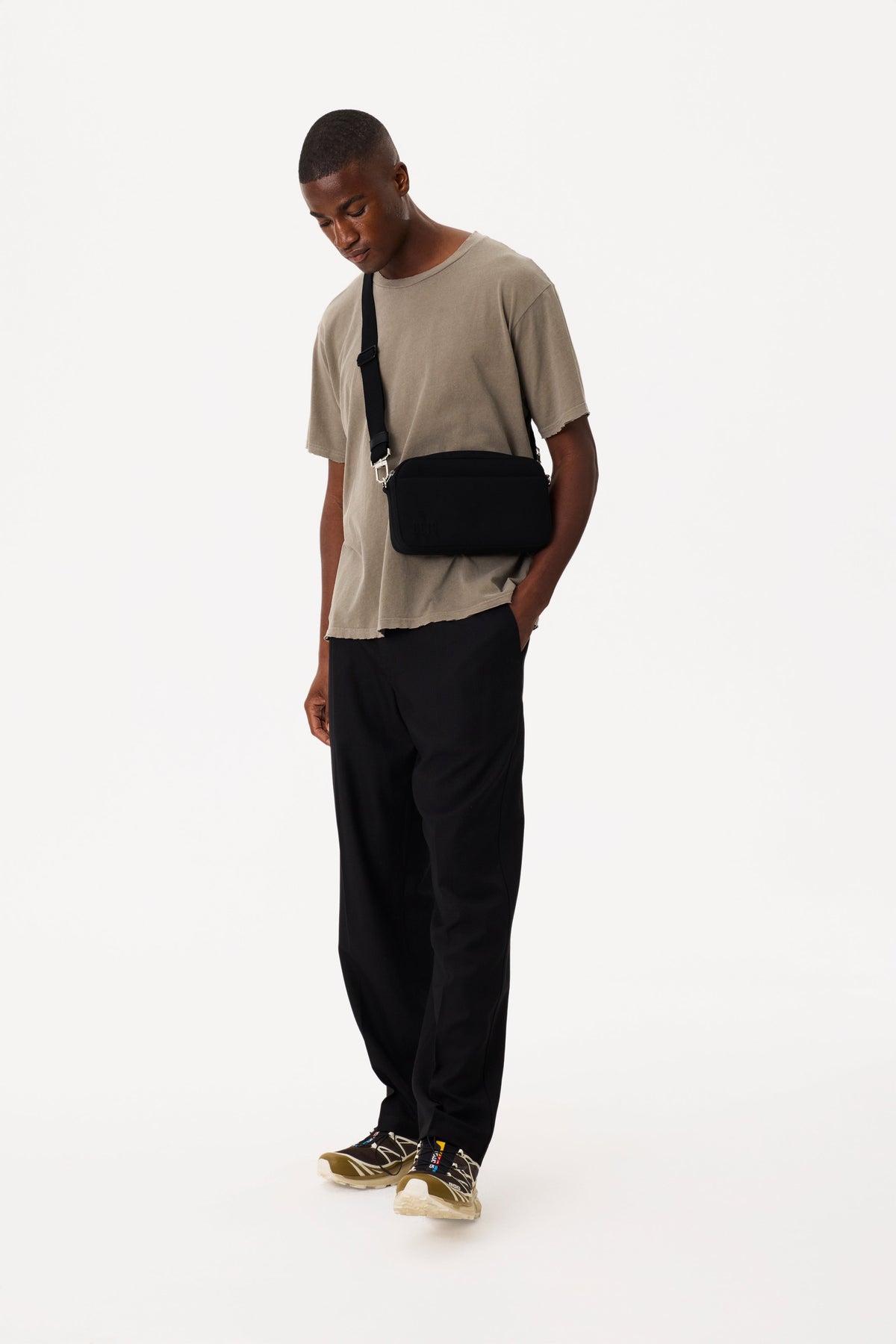 Resale The Travel Crossbody in Black - Image 5