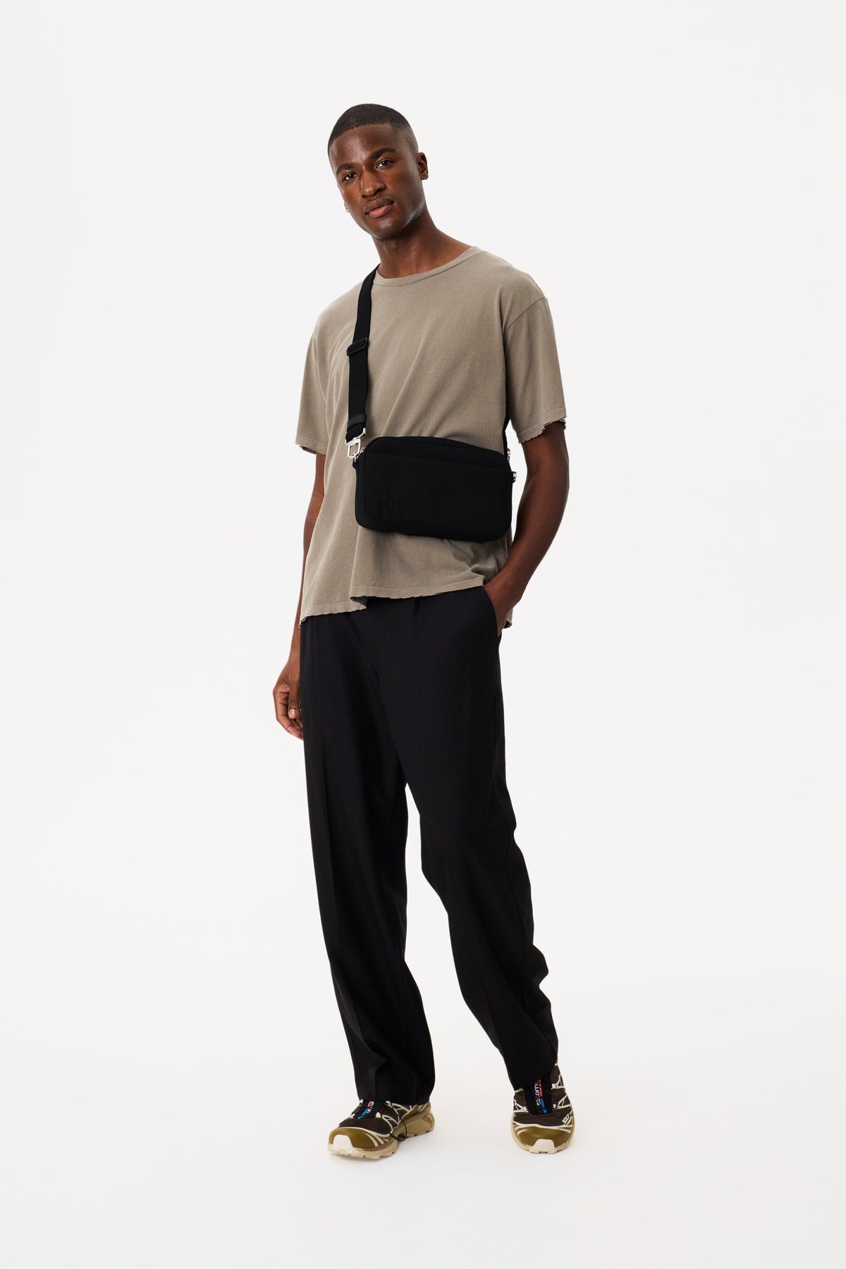 Resale The Travel Crossbody in Black - Image 6