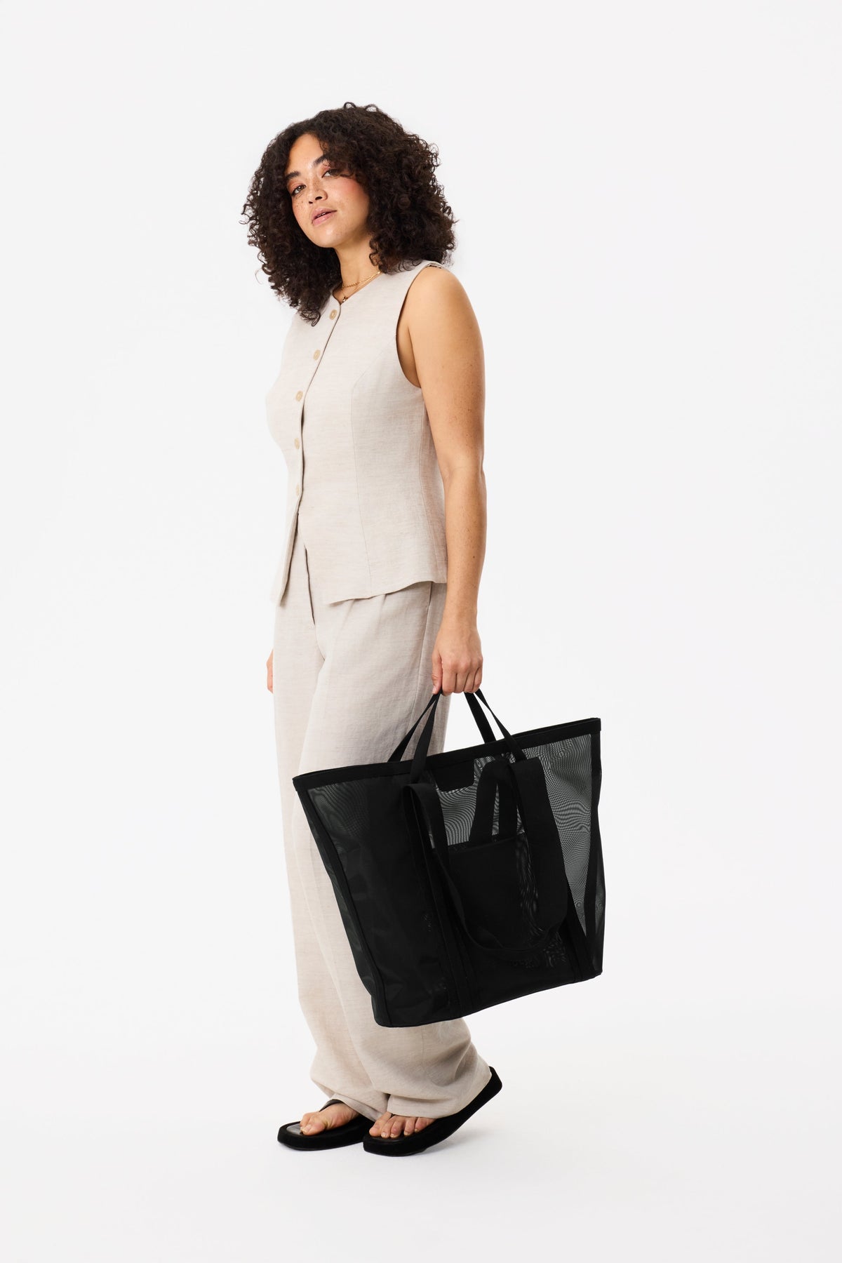 The Mesh Beach Tote in Black - Image 4