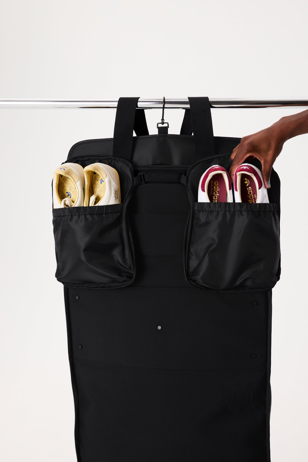 Resale The Garment Duffle Bag in Black - Image 7