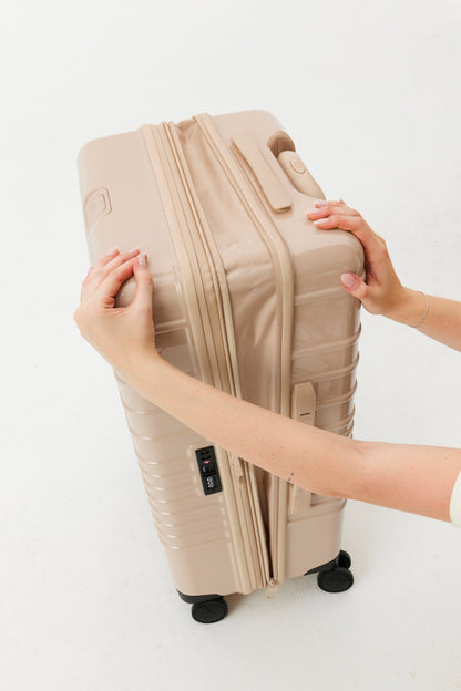 Resale The Medium Check-In Roller in Glossy Beige - Image 8