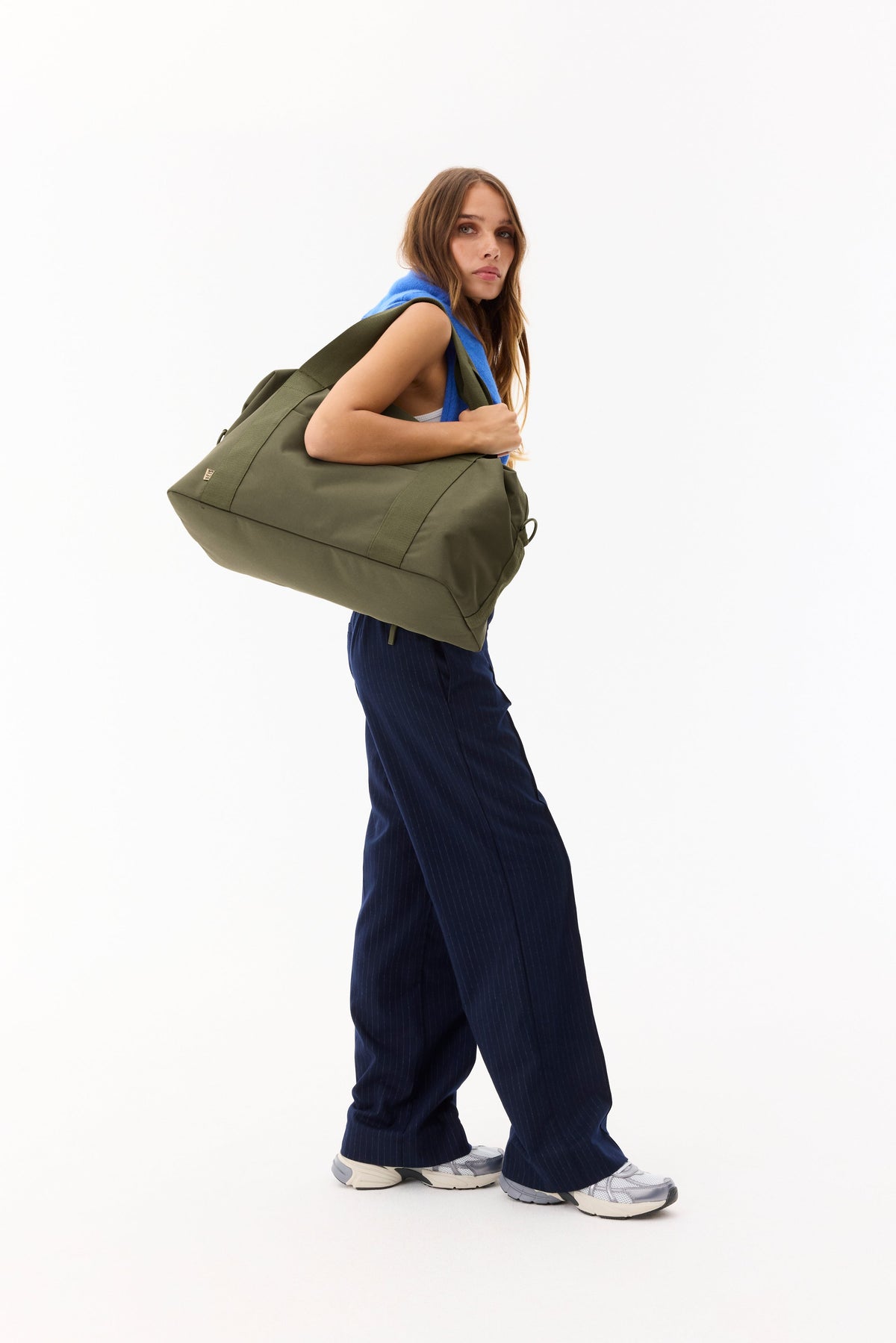 Resale The BÉISics Duffle in Olive - Image 5