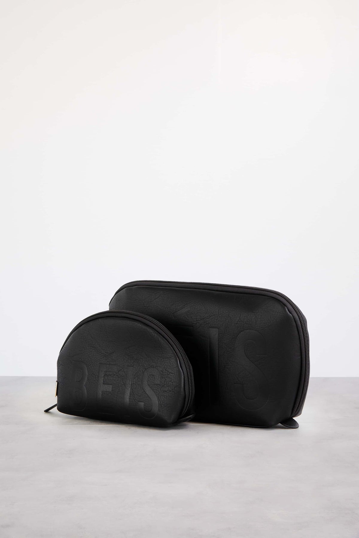 The Cosmetic Pouch Set in Black - Image 2