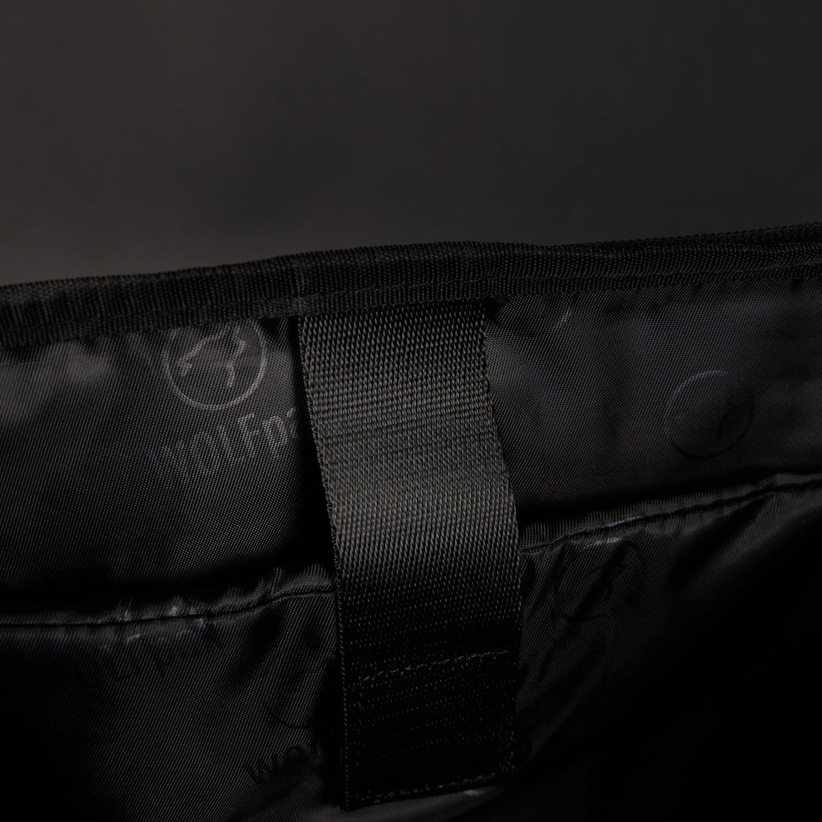 30L Perfect Duffle Bag Dead Men Tell No Tales - Image 23