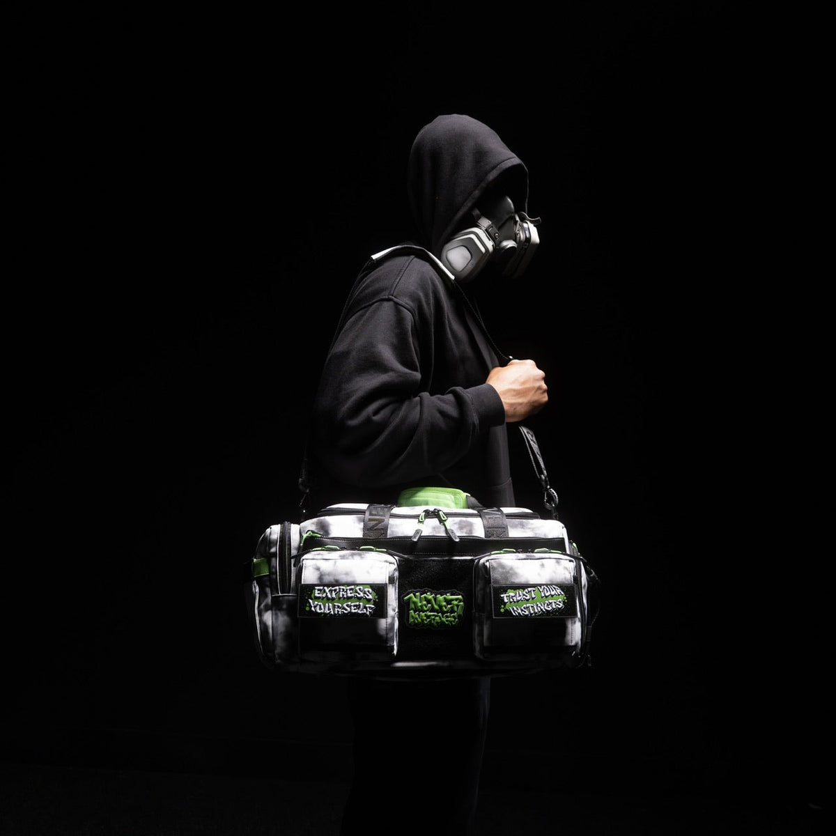 30L Perfect Duffle Bag Graffiti Green - Image 4