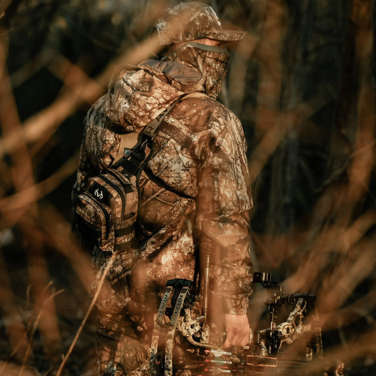 4L Mini Tactical Sling Bag Realtree APX - Image 4
