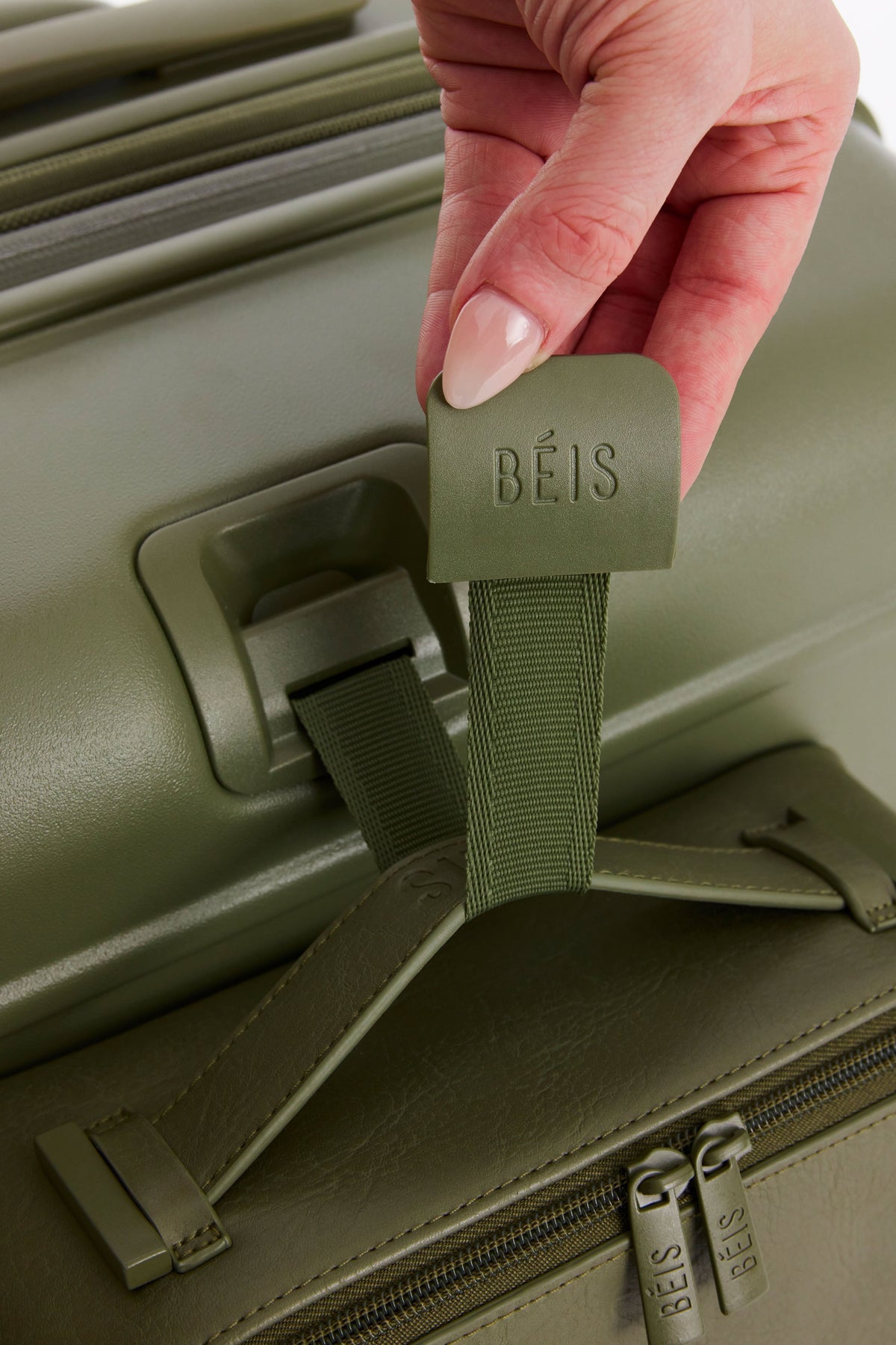 Resale The Medium Check-In Roller in Olive - Image 9