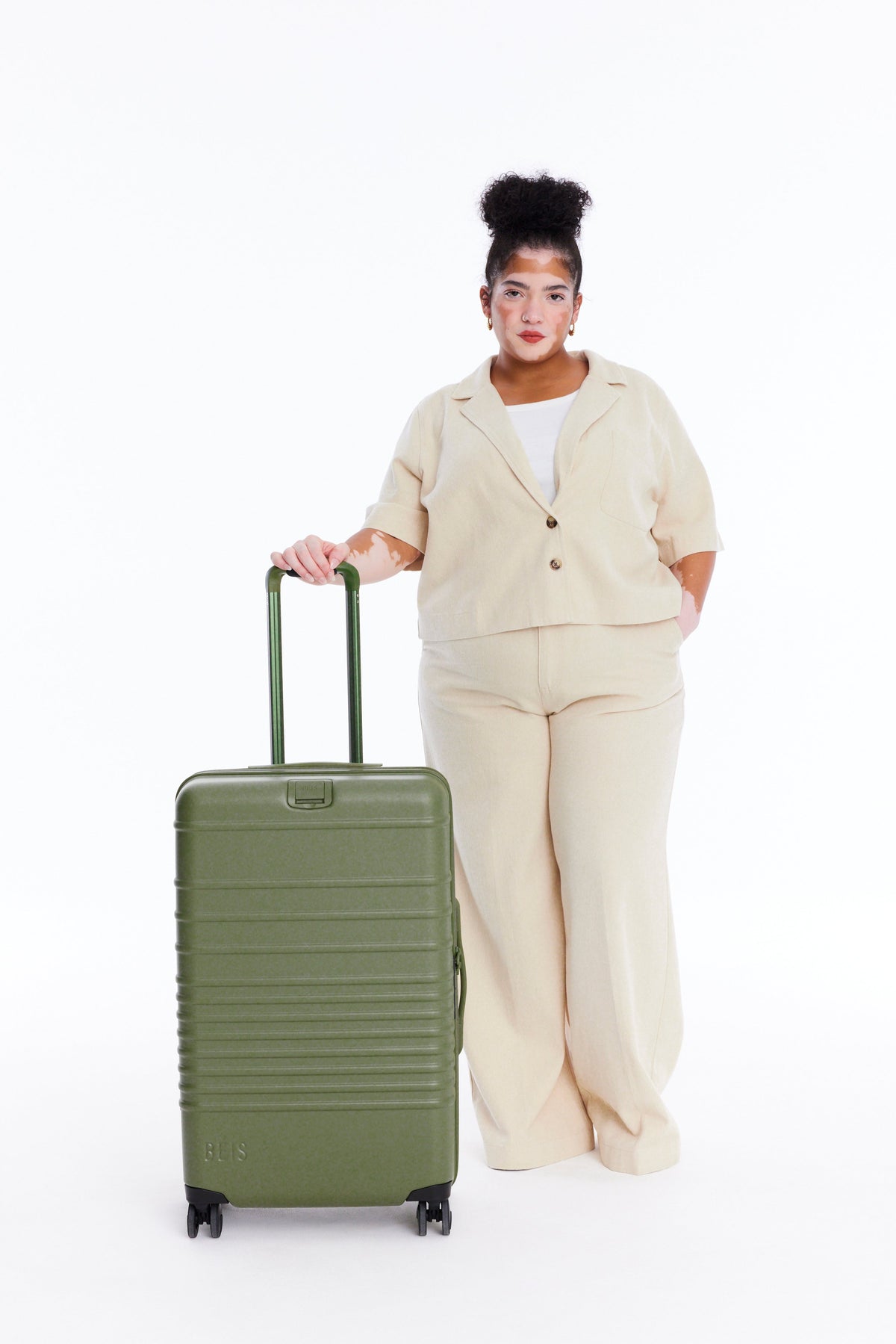 Resale The Medium Check-In Roller in Olive - Image 5