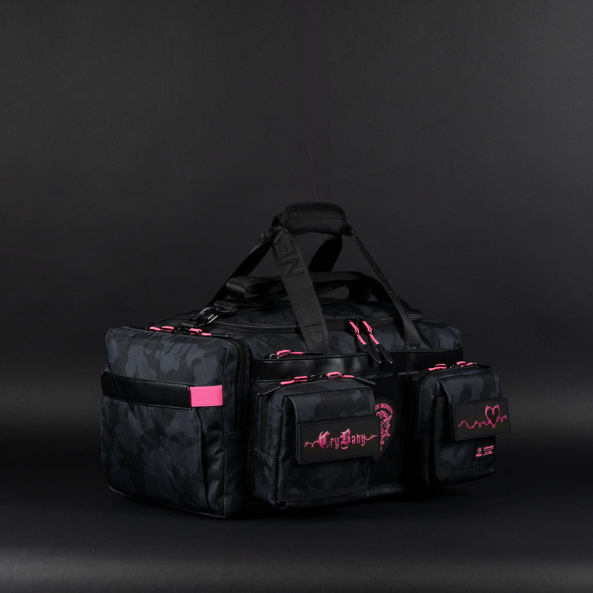 30L Perfect Duffle Bag Black Hearts - Image 8