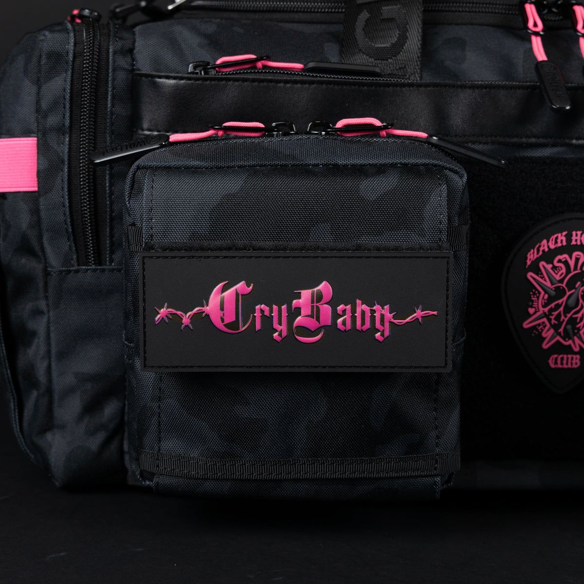30L Perfect Duffle Bag Black Hearts - Image 13