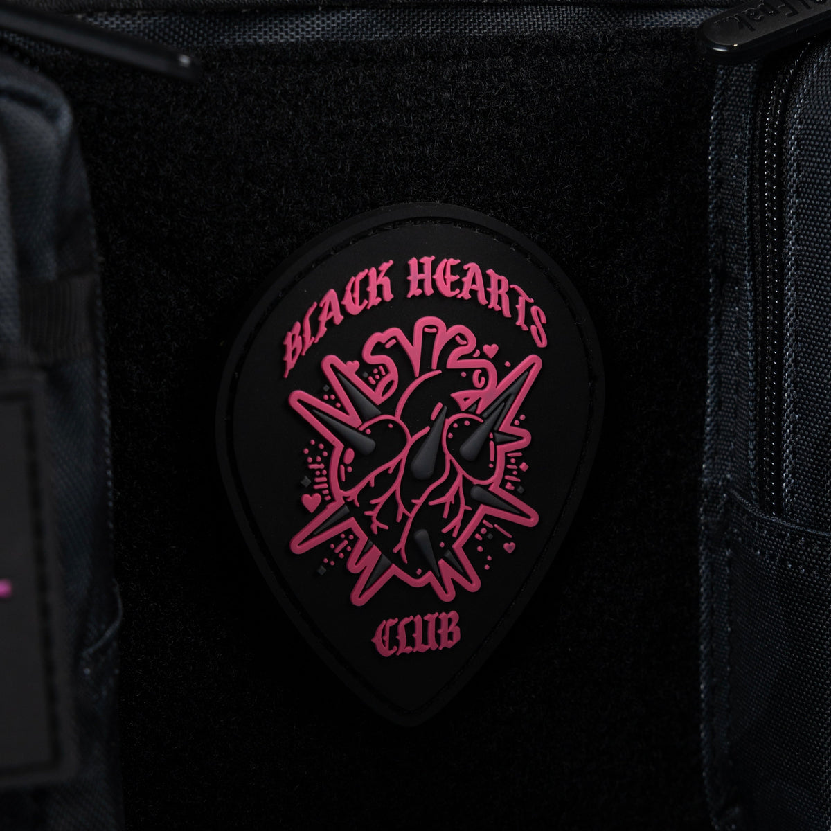 30L Perfect Duffle Bag Black Hearts - Image 15