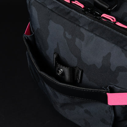30L Perfect Duffle Bag Black Hearts - Image 16