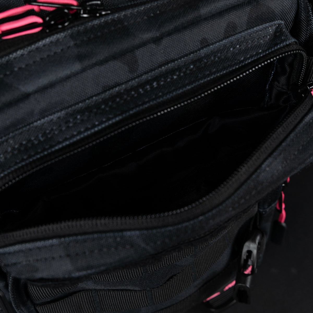 25L Backpack Black Hearts - Image 22